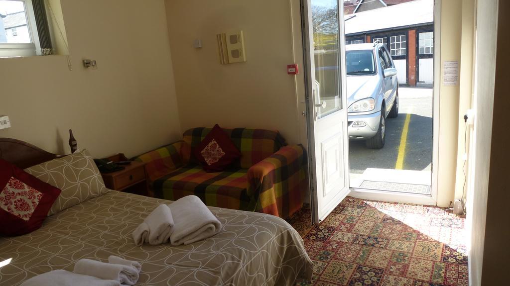 Whitehall Guest House Colwyn Bay Exteriör bild