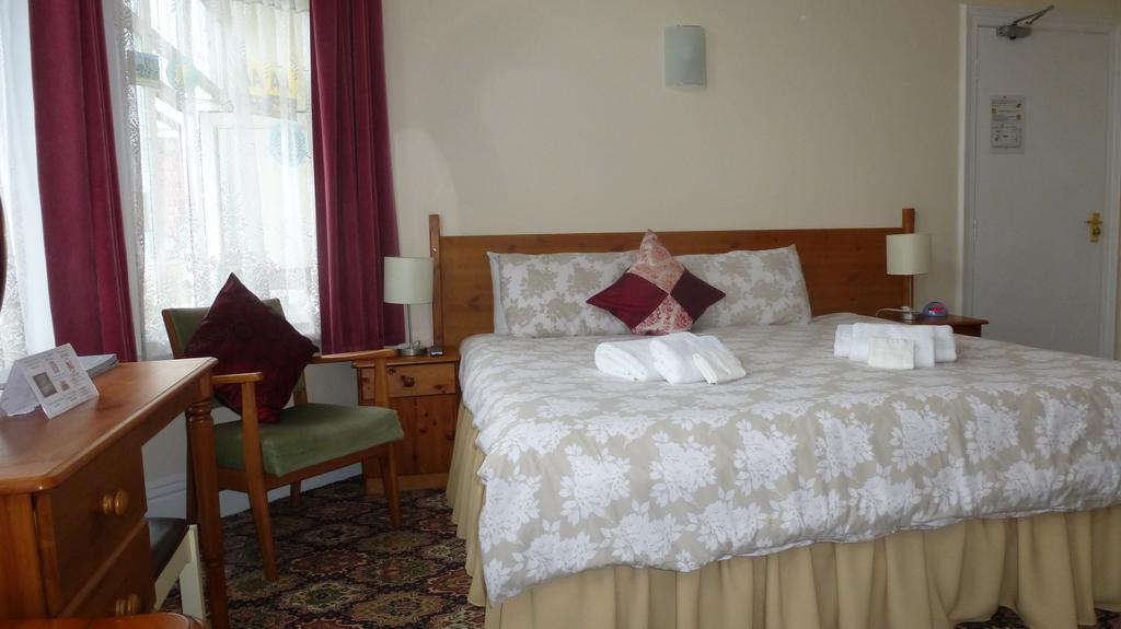 Whitehall Guest House Colwyn Bay Exteriör bild