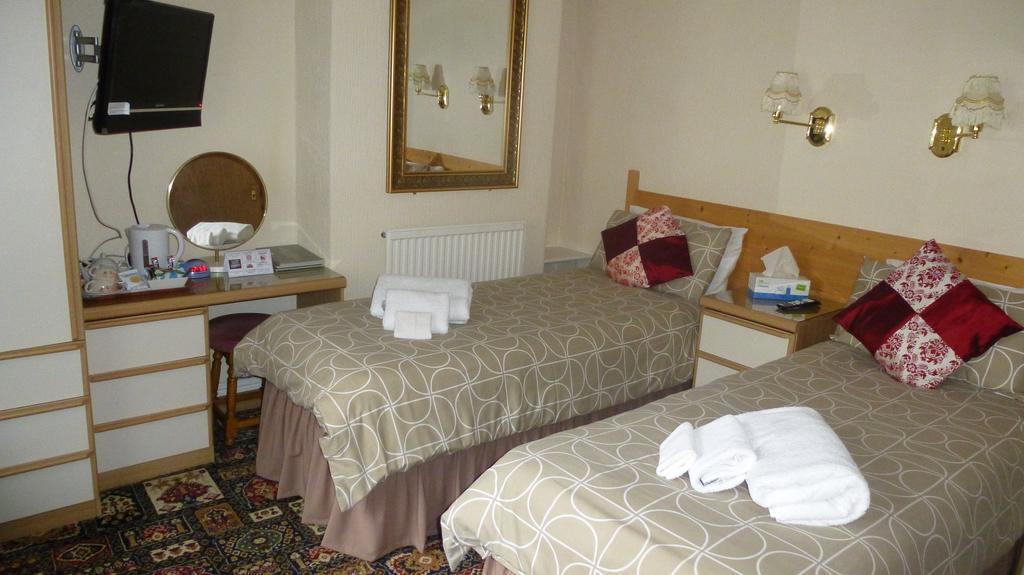 Whitehall Guest House Colwyn Bay Exteriör bild