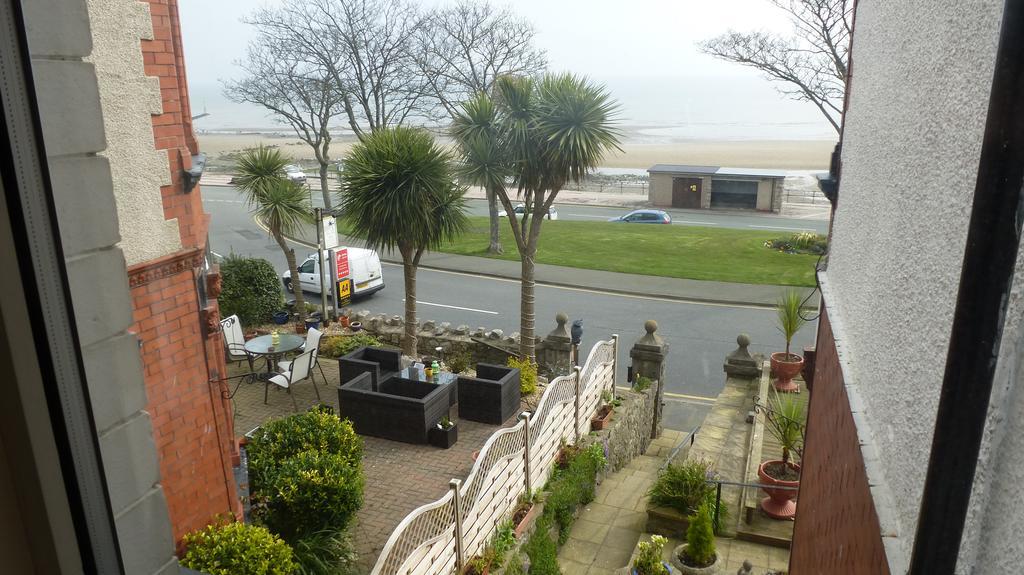 Whitehall Guest House Colwyn Bay Exteriör bild