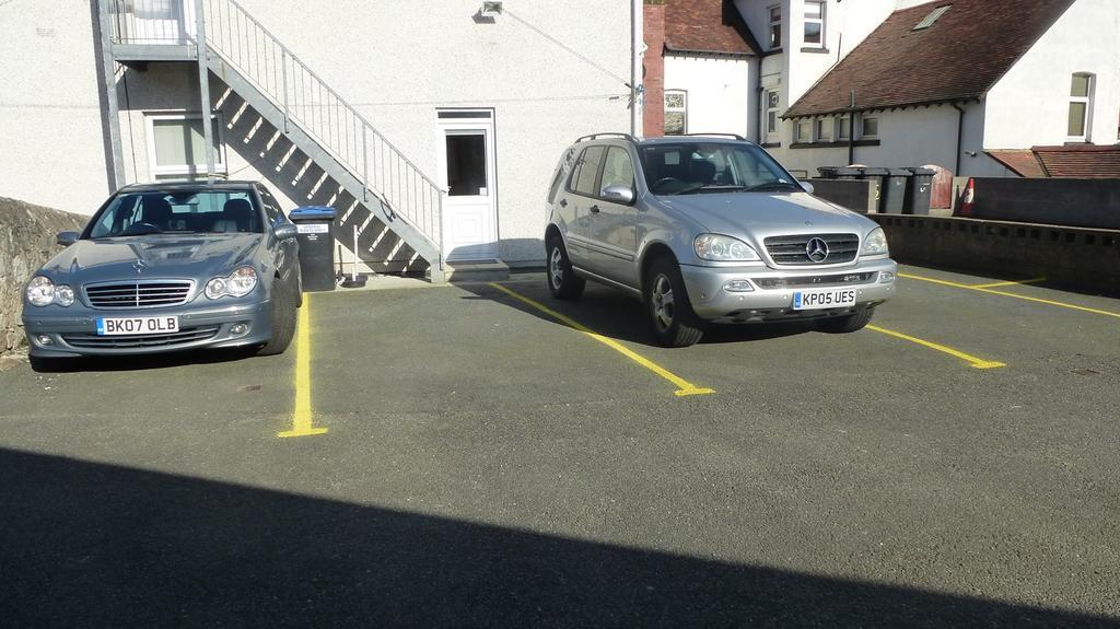 Whitehall Guest House Colwyn Bay Exteriör bild