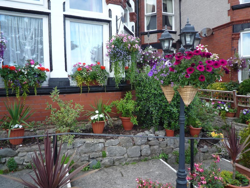 Whitehall Guest House Colwyn Bay Exteriör bild